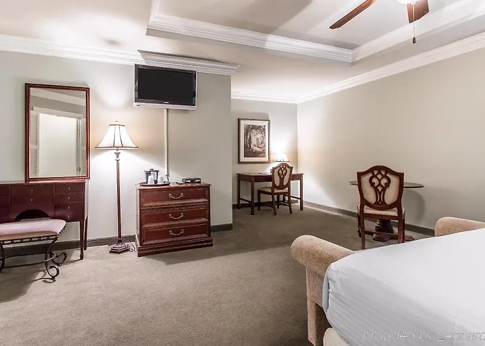 The Juliet 3* Lafayette