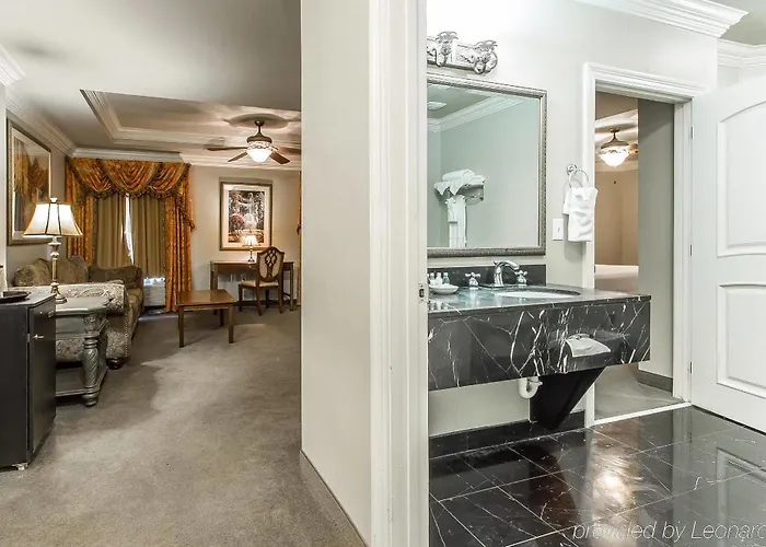 The Juliet 3* Lafayette